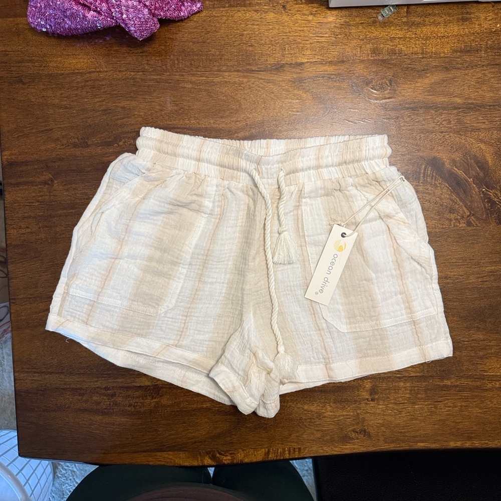 Cozy Days Women's Cream Shorts